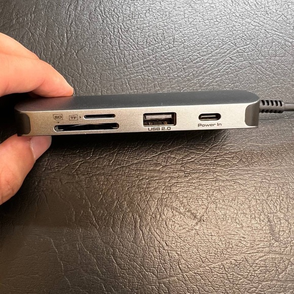 Onn USB-C 8-in-1 Hub w/ HDMI/Ethernet/USB 3.2 Gen 1x1/Memory Card Reader - Picture 3 of 4